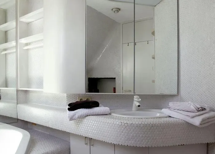 Hermitage-dahn Modern Retreat 別荘 ダーン